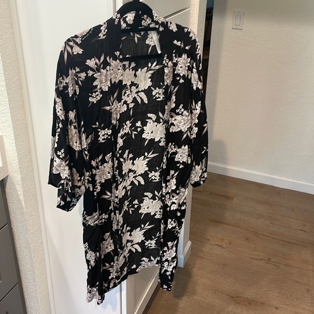 Spiritual Gagster black floral kimono